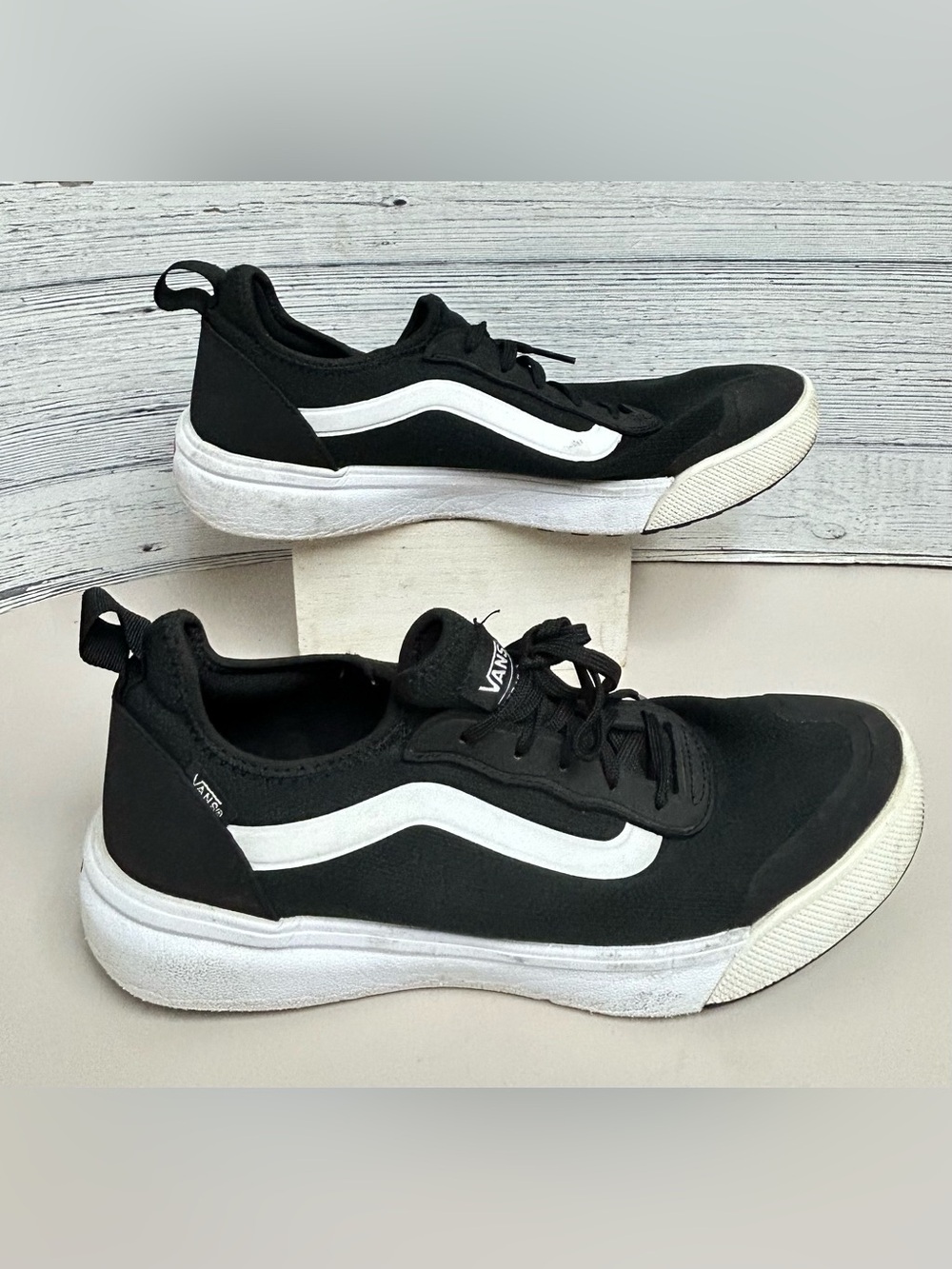 Vans UltraRange 2.0 shoes Men's Size 9.5 women’s 11 sneakers skateboard